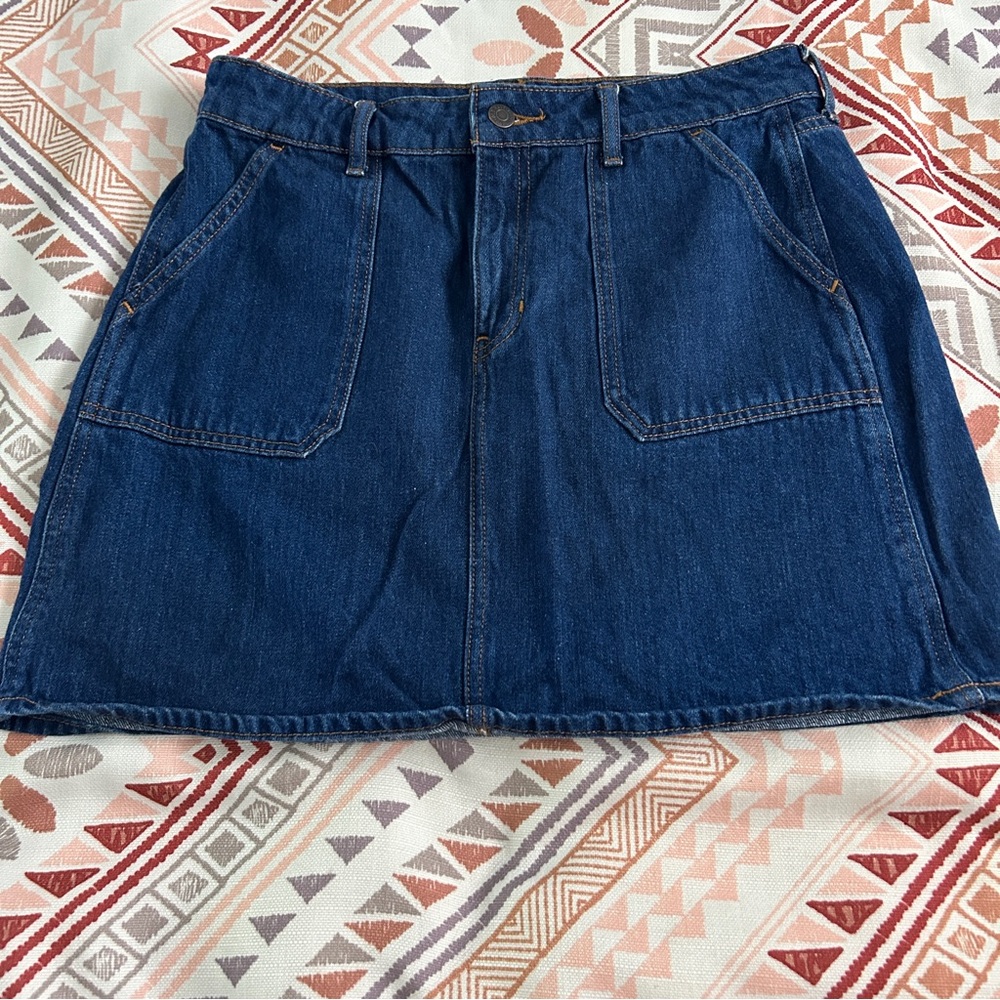 Women’s old navy mid rise mini skirt size 6 denim jean